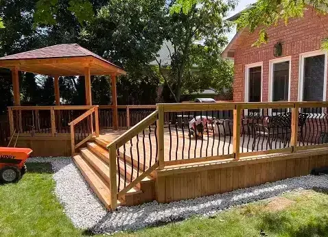HomeRenoToronto.com, Backyard wood deck