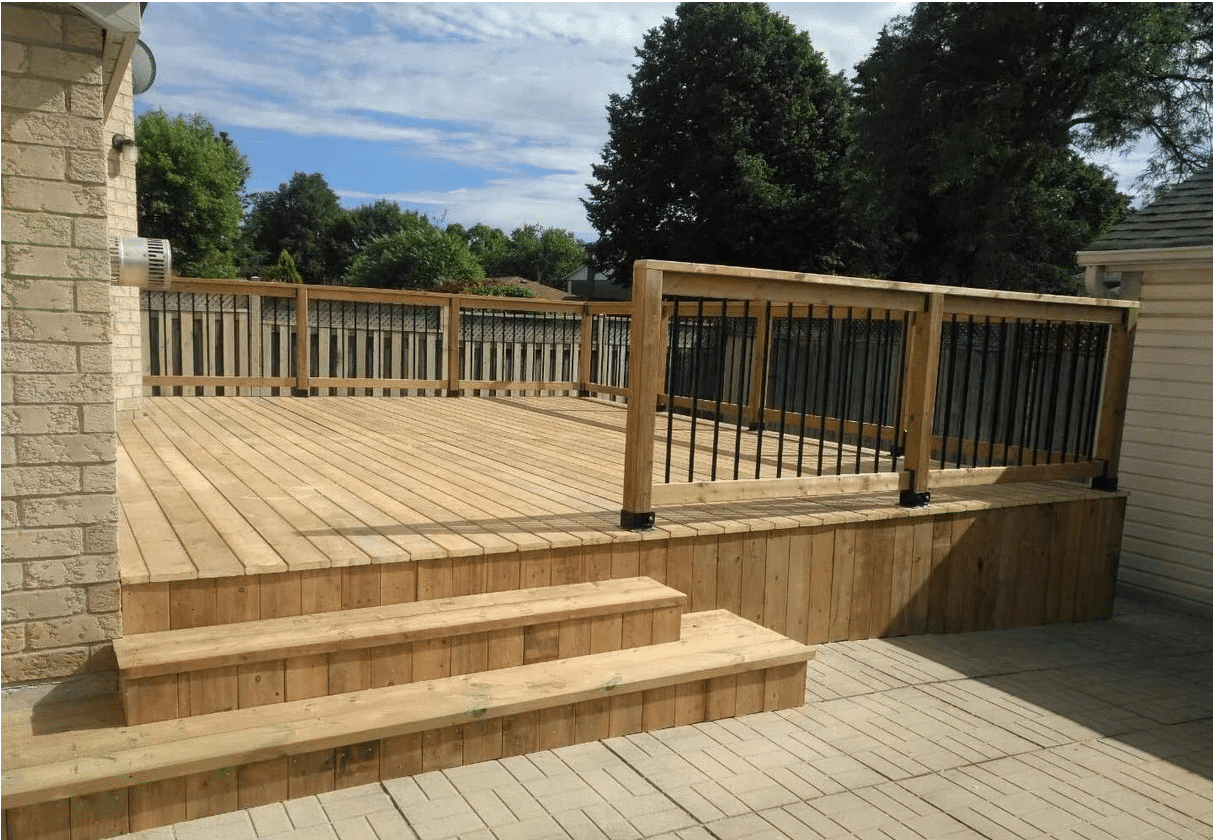HomeRenoToronto.com, Backyard wood deck