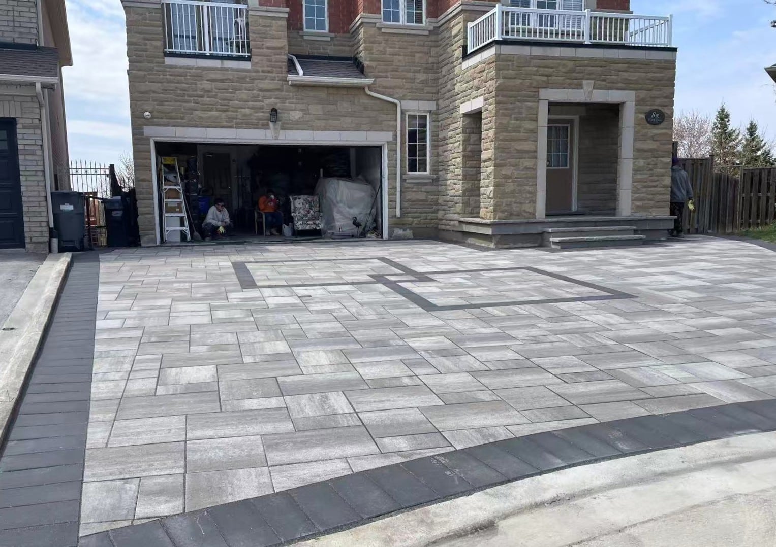 HomeRenoToronto.com, Deiveway Interlock